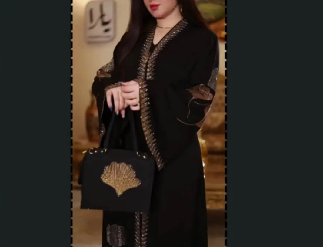 Stone There Part Zipper Burka. - Image 5